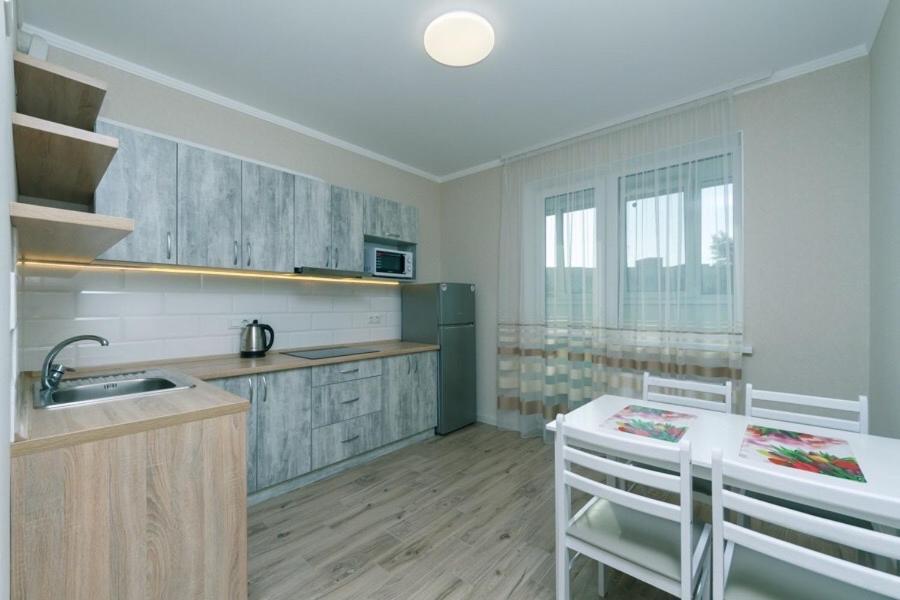 Драгоманова 38А 2Й Поверх Apartment Kyiv Exterior photo