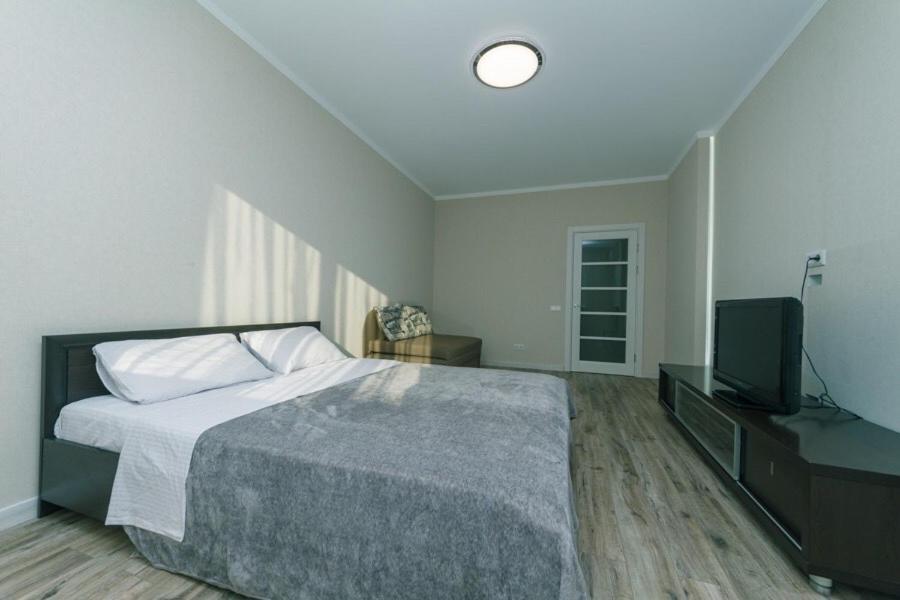 Драгоманова 38А 2Й Поверх Apartment Kyiv Exterior photo