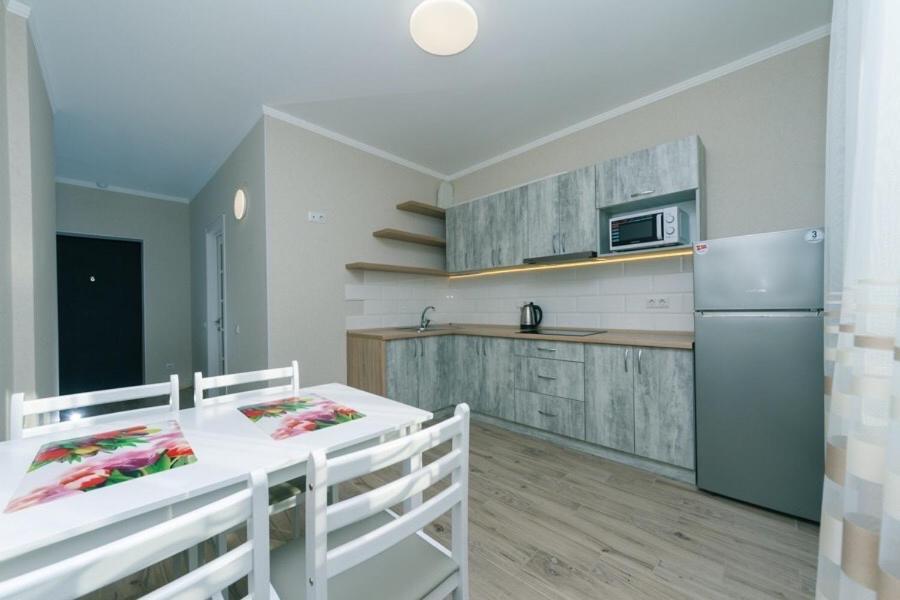 Драгоманова 38А 2Й Поверх Apartment Kyiv Exterior photo